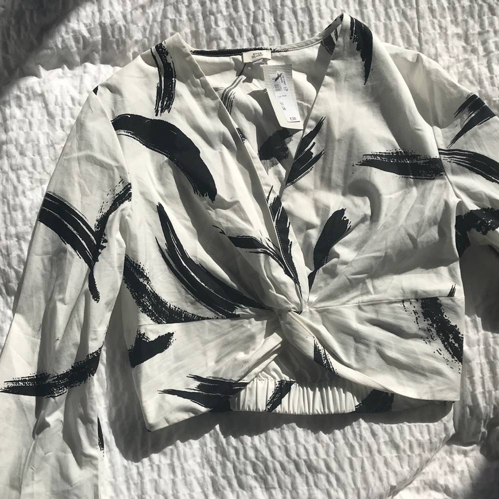 NEW WITH TAGS black and white print crop top